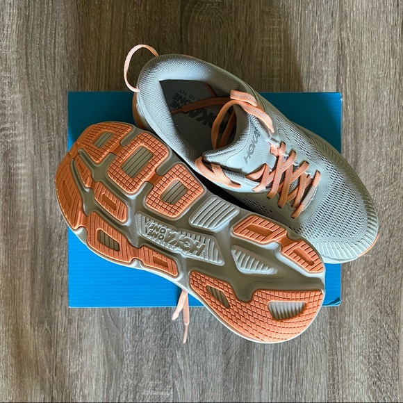 Hoka Women’s Bondi 7 Road-Running Shoes, size 7.5 - Picture 5 of 14